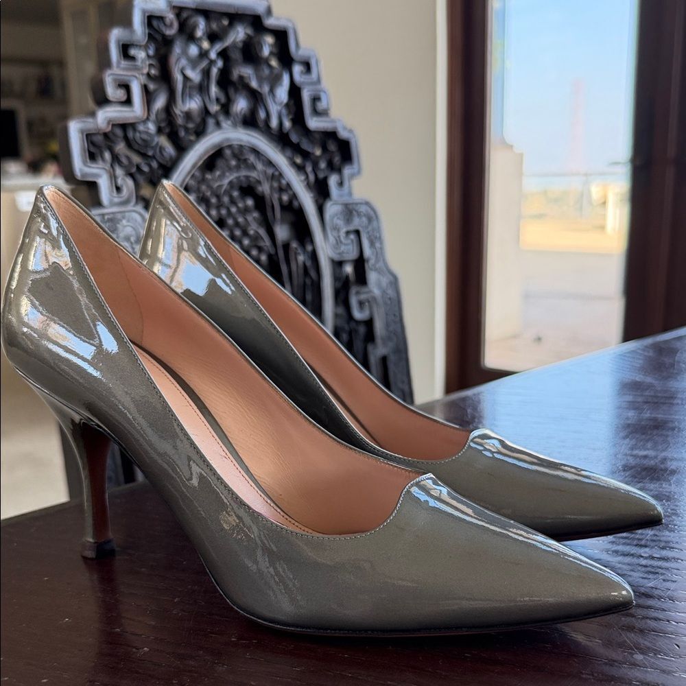 Chic Gray Patent Leather Heels